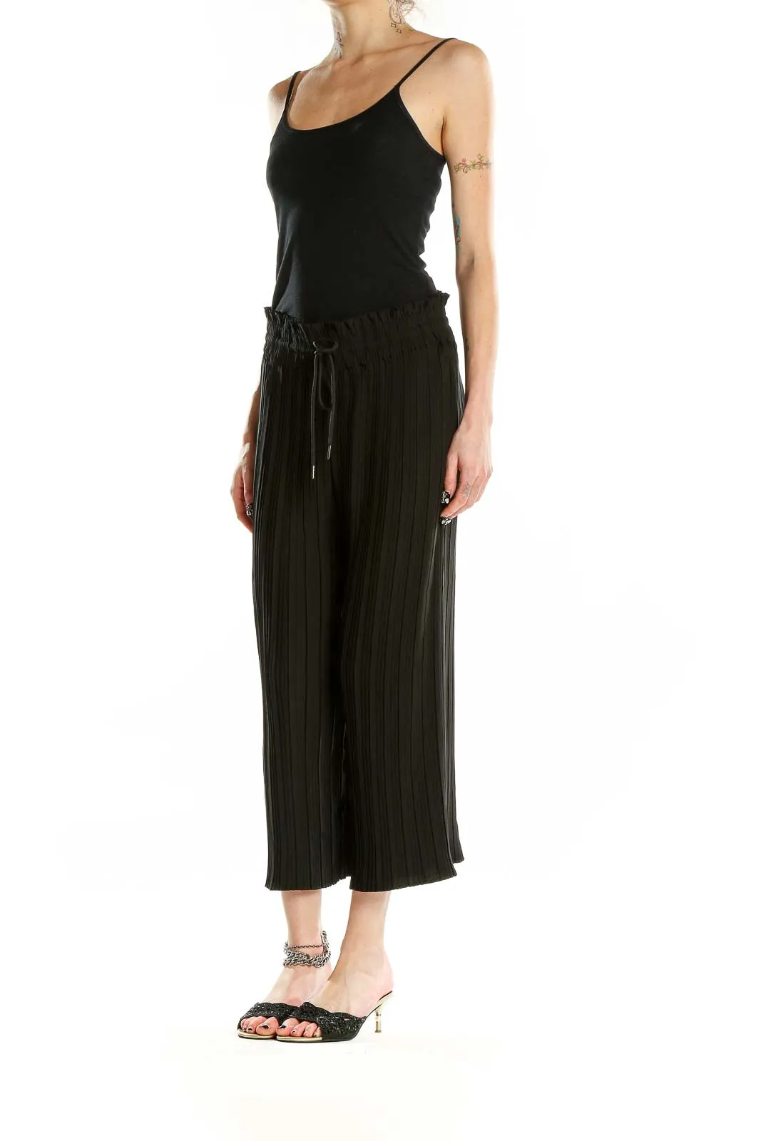 Black Pleated Wide-Leg Cropped Pants